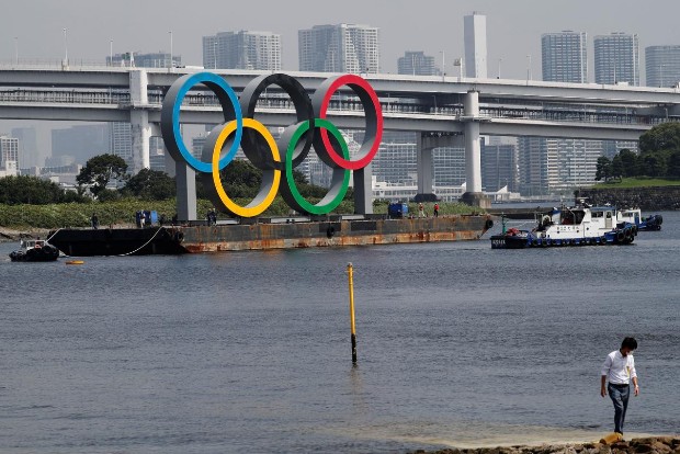 Tokyo Bay Olympic rings temporarily removed