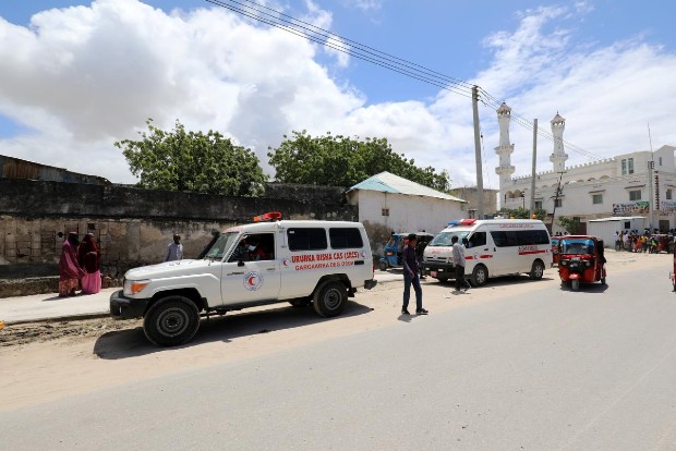 At least 8 soldiers dead in blast outside Somali army base