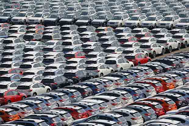 In July, retail sales of PVs down by 25 pc