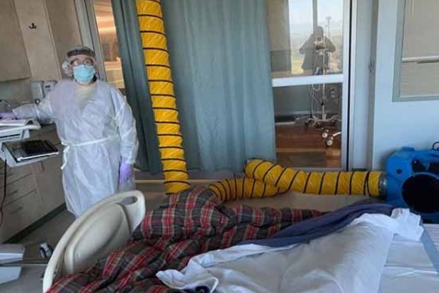 Sharon Stone reveals her younger sister Kelly has Covid-19