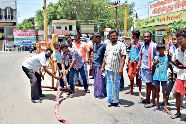 Thoothukudi people burst with joy as HC puts lid on Sterlite reopening Thoothukudi people burst with joy as HC puts lid on Sterlite reopening