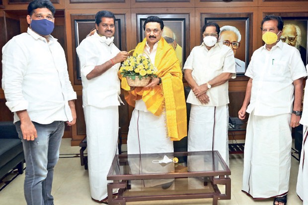 AIADMK ex-MP from Villupuram joins DMK