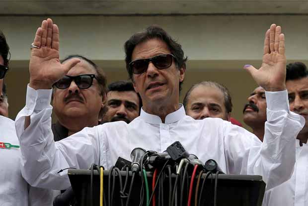 Pakistans PM Khan plays down differences with ally Saudi Arabia