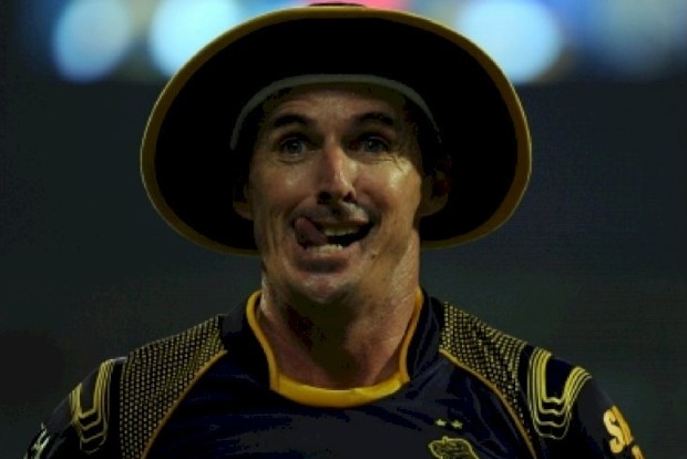 IPL 13: Ponting doesnt want Ashwin to mankad batsmen, Hogg differs IPL 13: Ponting doesnt want Ashwin to mankad batsmen, Hogg differs