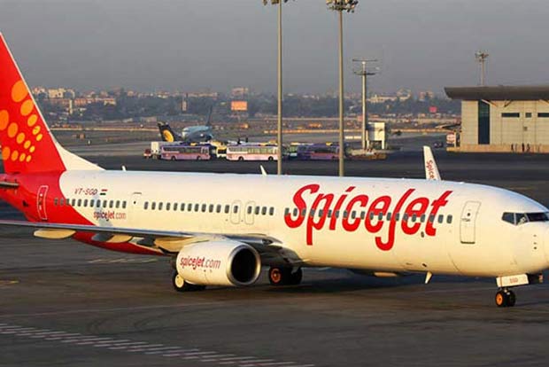 SpiceJet operates maiden long-haul charter flight from London to India SpiceJet operates maiden long-haul charter flight from London to India