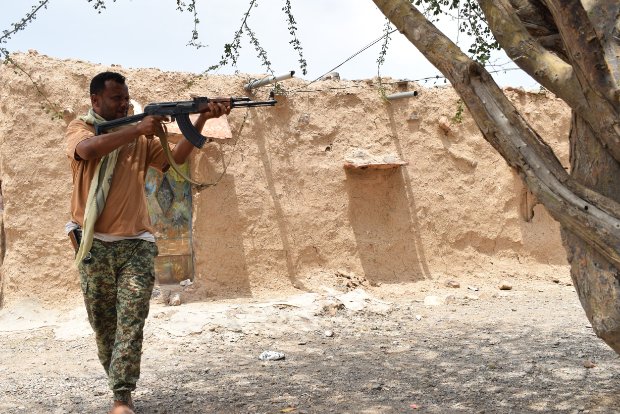 Yemen pro-govt forces launch large offensive against Houthis Yemen pro-govt forces launch large offensive against Houthis
