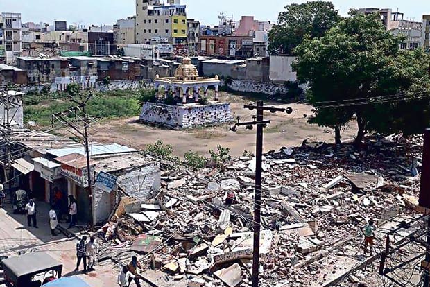 Shops around Teppakulam in Madurai cleared to host float fest after long time Shops around Teppakulam in Madurai cleared to host float fest after long time