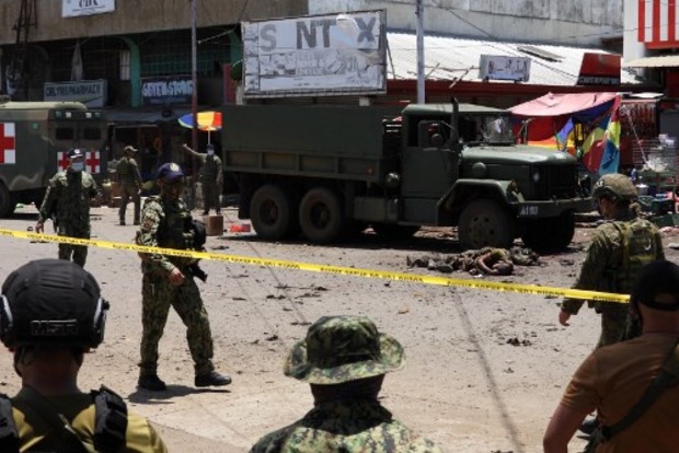 10 dead, 40 injured in Philippines blasts