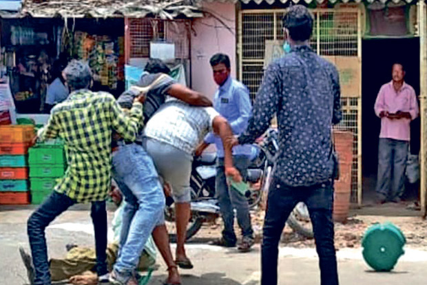 Man attacks municipality staff for asking him to wear mask Man attacks municipality staff for asking him to wear mask