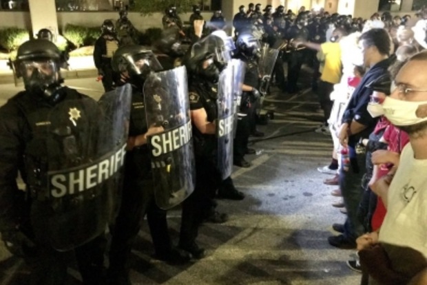 Unrest in US state after police shooting of black man