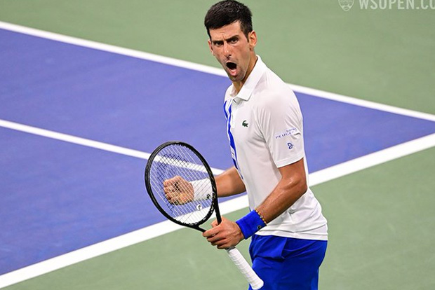 Djokovic sails into quarters, Murray goes down to Raonic