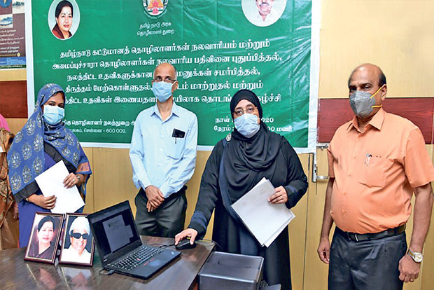 Minister launches online renewal facility for unorganised labourers