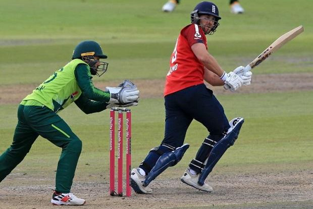 England wins second T20