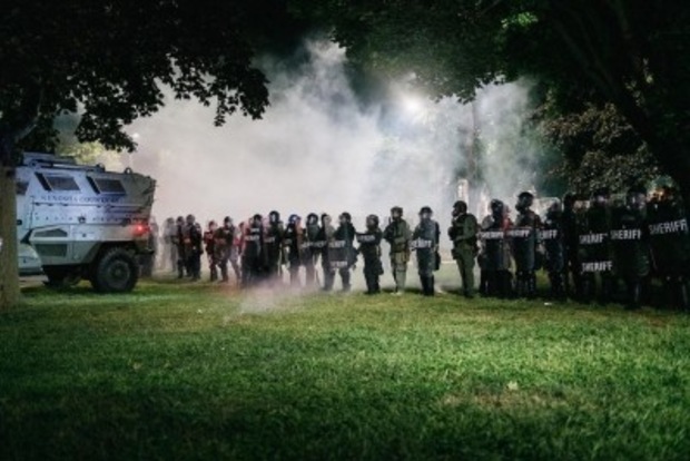 Rioters destroy Indian-origin familys car dealership in US