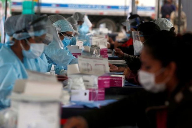 First vaccines will go to health care workers: US panel