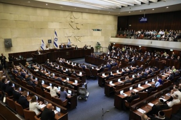 Israeli lawmakers pass proposal to dissolve parliament