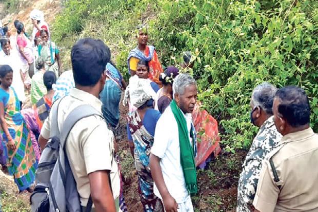 Forest staff prevent villagers from desilting 3 km channel in reserve area