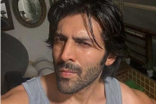 Kartik Aaryan reiterates importance of wearing mask at work