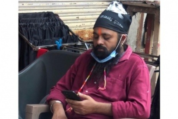 Tisca Chopras jibe at people wearing mask on the chin