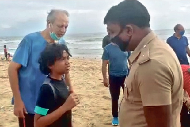 Techie tries to save surfing daughter, drowns off Tiruvanmiyur beach
