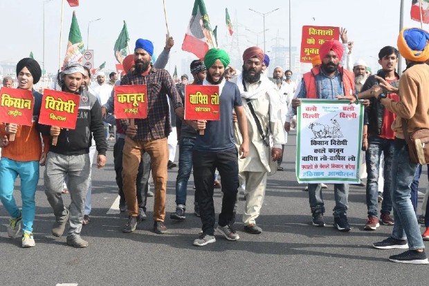 Govt agrees to key farmers demands, amendments in MSP, APMC