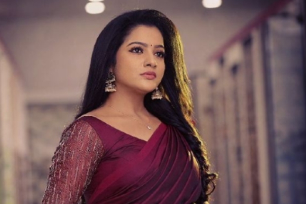 Popular TV actress Chitra found dead at hotel