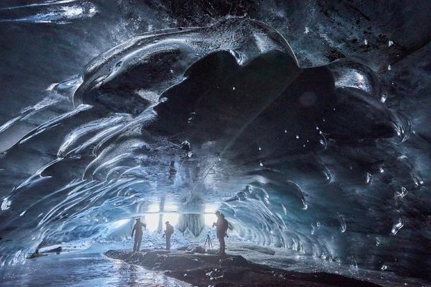 Ice Cathedral in Swiss Alps offers visitors unique show