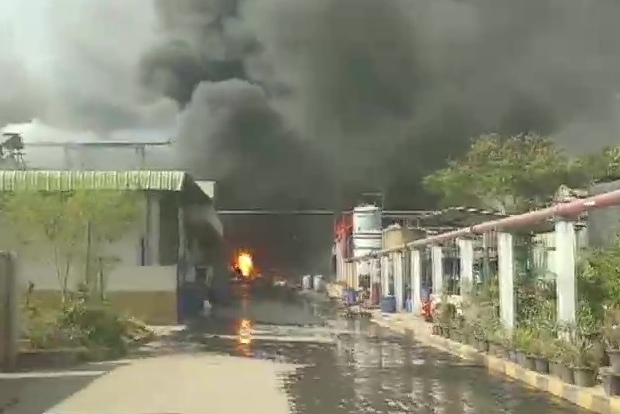 Massive Blast in Hyderabad Chemical Factory, At Least 10 Employees Injured Massive Blast in Hyderabad Chemical Factory, At Least 10 Employees Injured