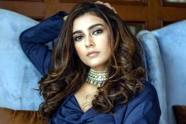 Aakanksha Singh to play Ajay Devgns wife in MayDay