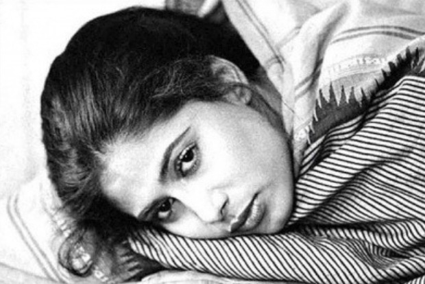 Prateik Babbar shares emotional tribute for his mama queen