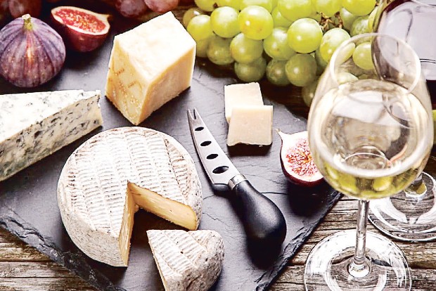 Study shows wine, cheese may reduce cognitive decline