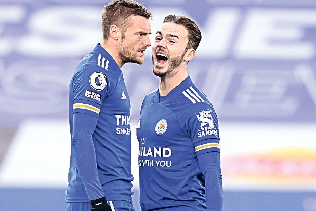 Leicester City comes from behind to hold United