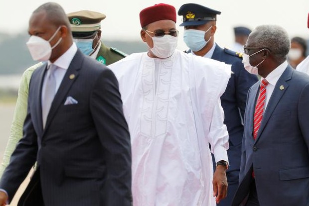 Niger votes in search of first democratic transition