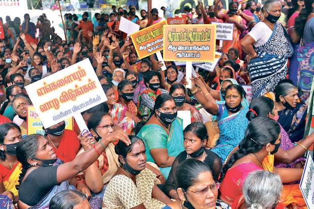 Marina traders seek ID cards for all, oppose allotment for new applicants Marina traders seek ID cards for all, oppose allotment for new applicants