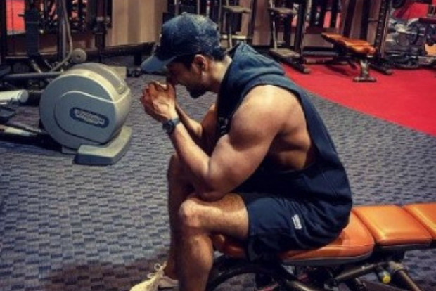 Vicky Kaushal shares glimpse of last working day in 2020