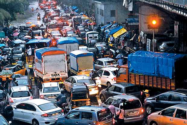Govt proposes mandatory airbags for front side of vehicles