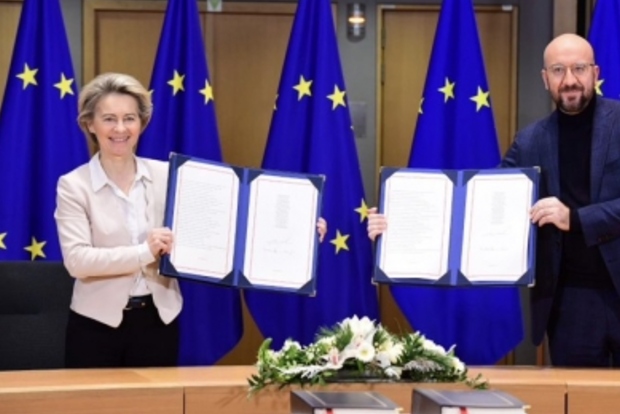 EU leaders sign post-Brexit trade deal with UK