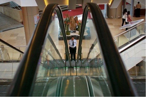 Solid demand lifts India services activity to seven year high in January Solid demand lifts India services activity to seven year high in January