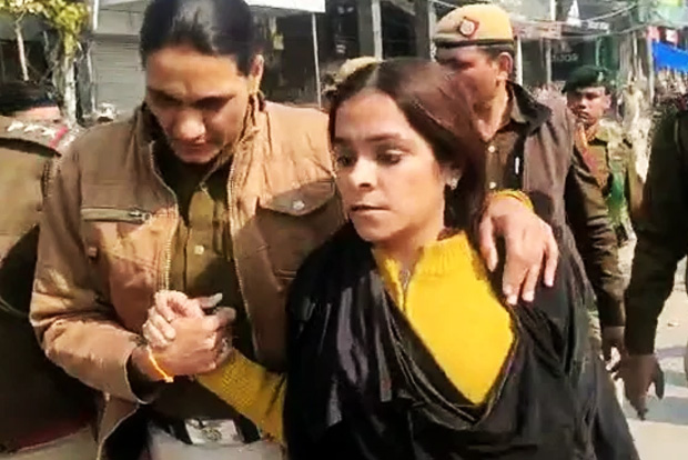 Burqa-clad woman, identified as YouTuber Gunja Kapoor, detained at Shaheen Bagh