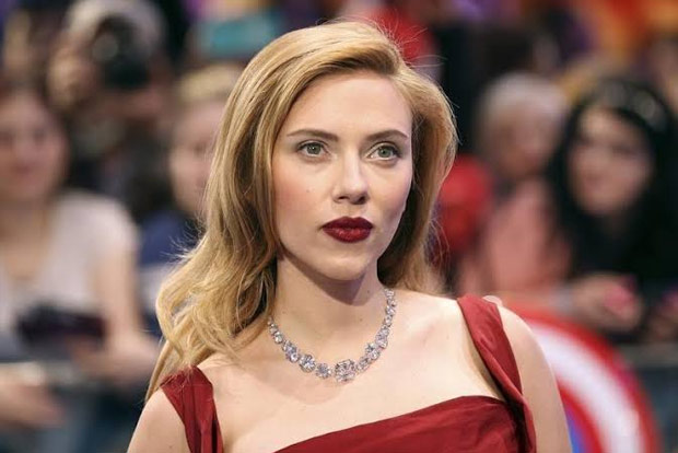 Scarlett Johansson says acting with kids is easy