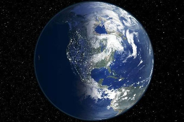 Record-breaking US astronaut returns to Earth