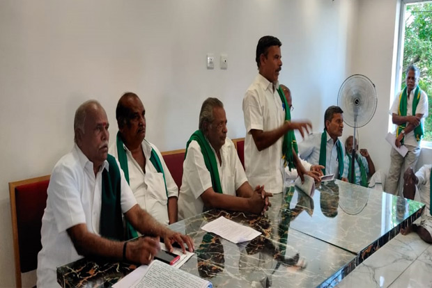 Crop prices, loan waiver dominate farmers meeting in Ranipet Crop prices, loan waiver dominate farmers meeting in Ranipet