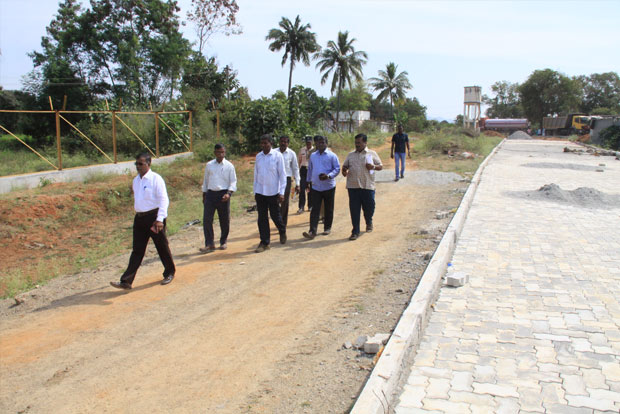 AAI, Highways officials inspect land for road