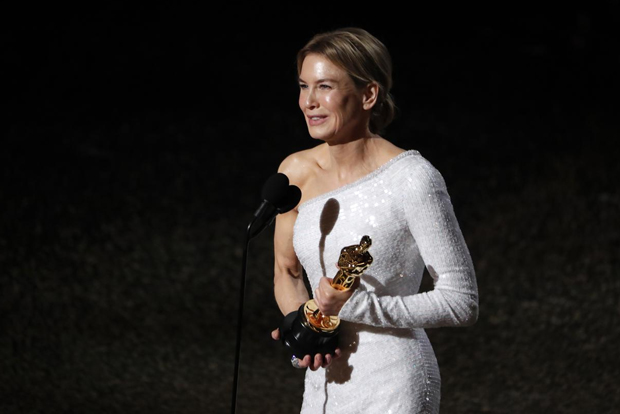 Renee Zellweger takes home Best Actress Oscar for ‘Judy