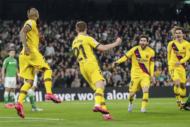 Messi leads thrilling Barcelona win at Real Betis﻿
