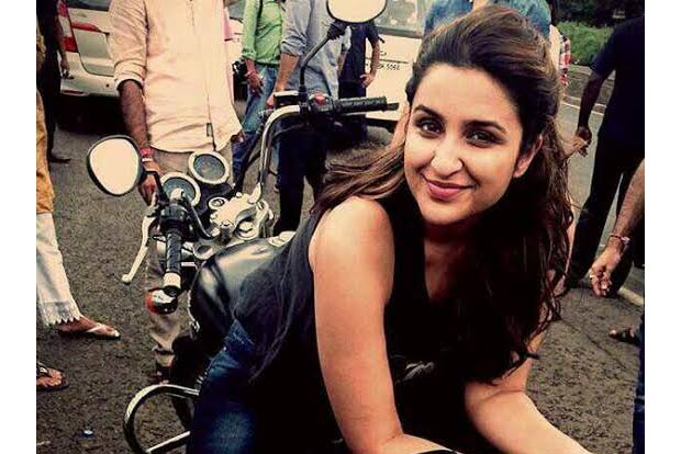 Parineeti dons a mask to protect against coronavirus Parineeti dons a mask to protect against coronavirus