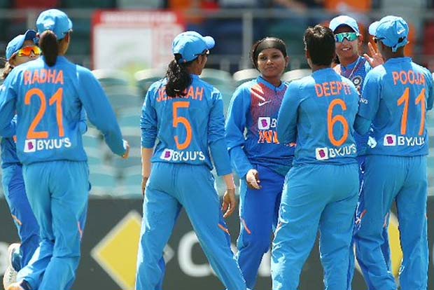 Indian women eye T20 tri-series title in summit clash against Australia