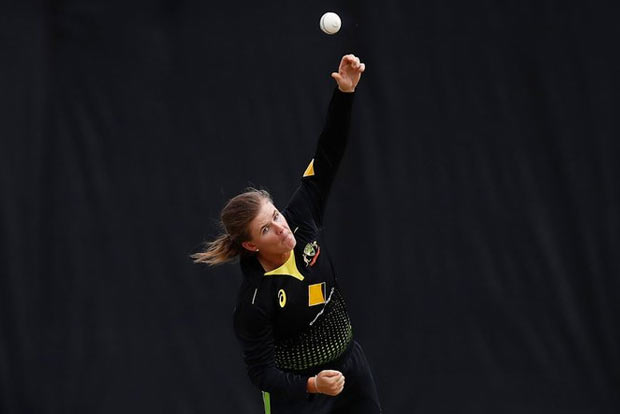 Mandhanas blazing fifty goes in vain as Australia win T20 tri-series final