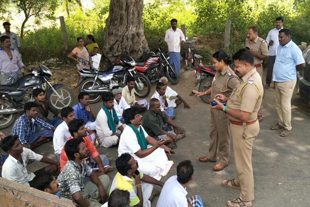 Farmers block road as DPC staff seek bribe despite checks