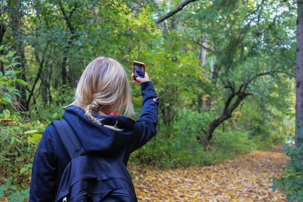 Why parents should worry about girls perfect selfies